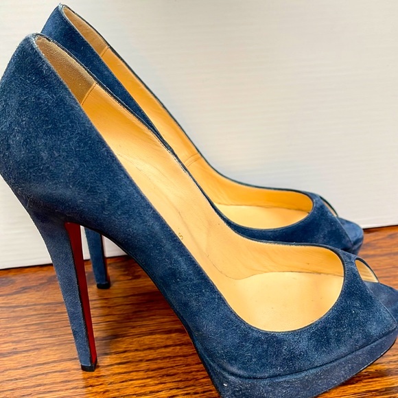 REFUCED!! Brand New blue suede LOUBOUTINS - Picture 1 of 7